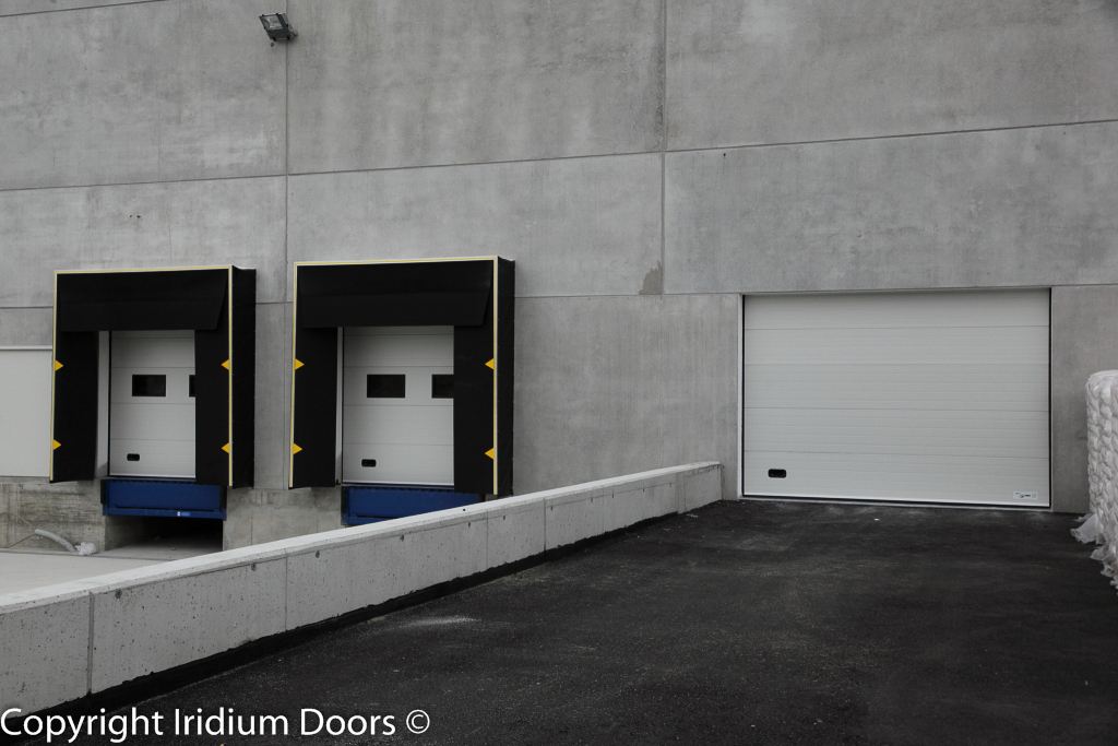 Iridium Doors Gallery Baie Di Carico 17