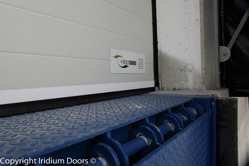 Iridium Doors Gallery Baie Di Carico 27