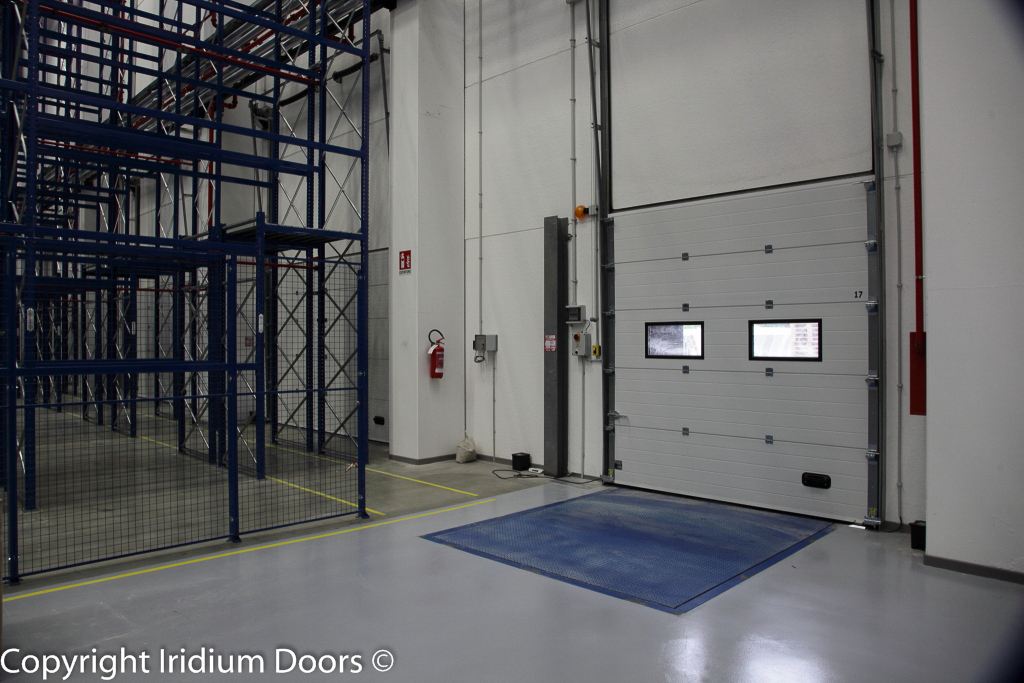 Iridium Doors Gallery Baie Di Carico 28