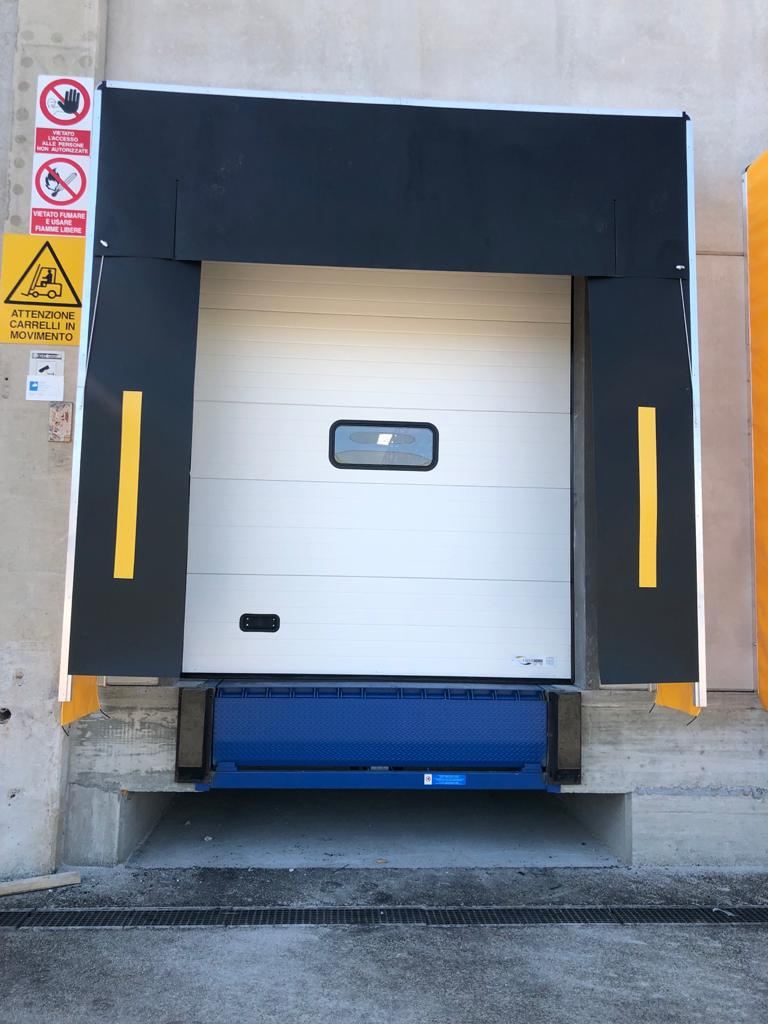 Iridium Doors Gallery Baie Di Carico 31