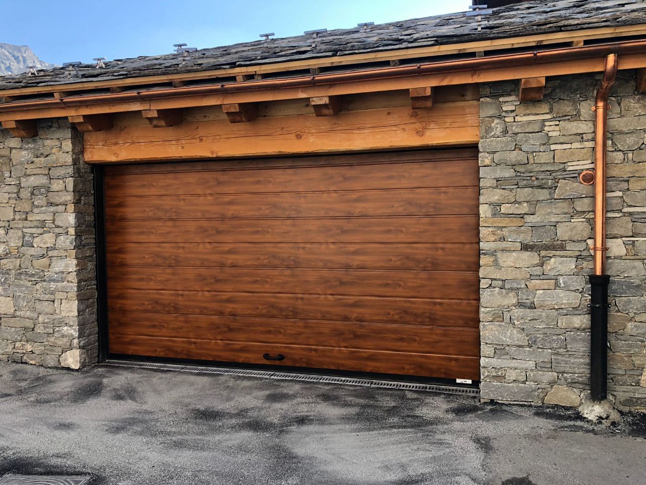 Iridium Doors portone sezionale simil legno 137