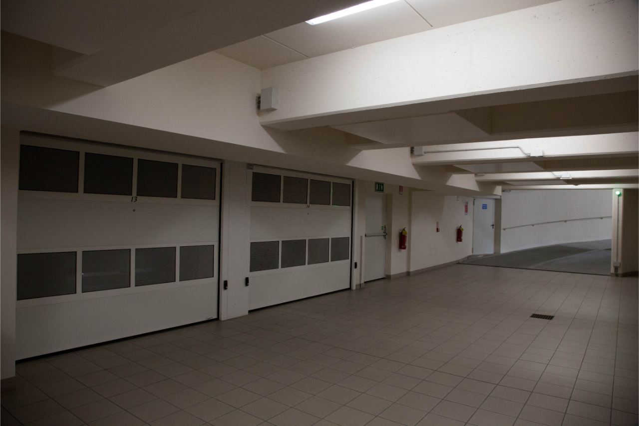 Iridium Doors Portoni Sezionali pannelli grigliati 123