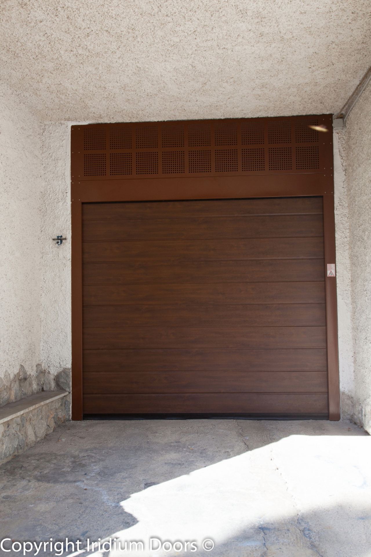 Iridium Doors Sezionale Residenziale con griglie areazione 39