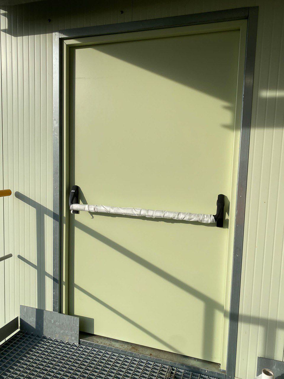 Iridium Doors Gallery Porte Pedonali Maniglia antipanico 7