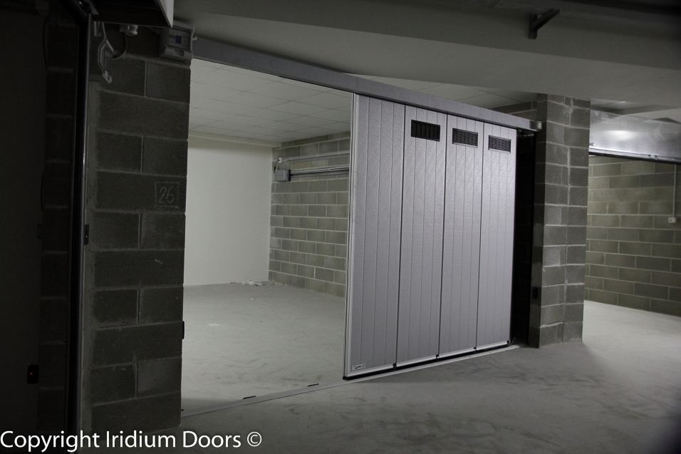 Iridium Doors Portone Sezionale a Scorrimento laterale PAVO 2