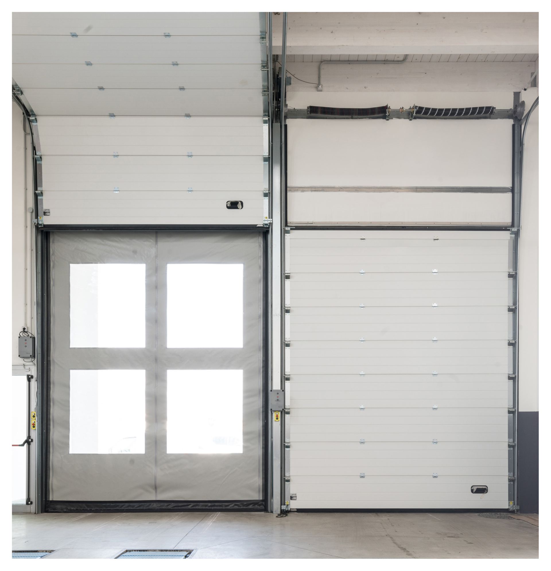 Iridium Doors Portone sezionale con porta rapida 12