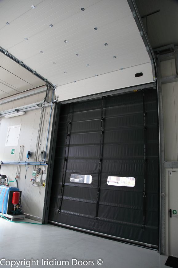 Iridium Doors Porta impacchettamento Rapido con Portone Sezionale Industriale 149